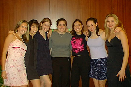 7girls.jpg (34086 bytes)