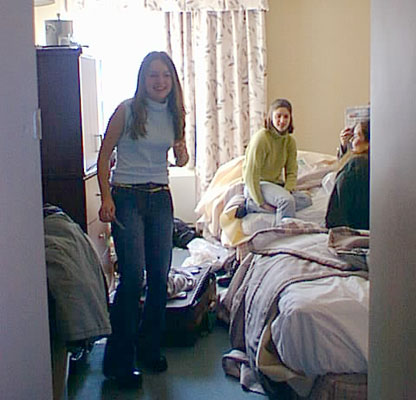 room.jpg (39876 bytes)